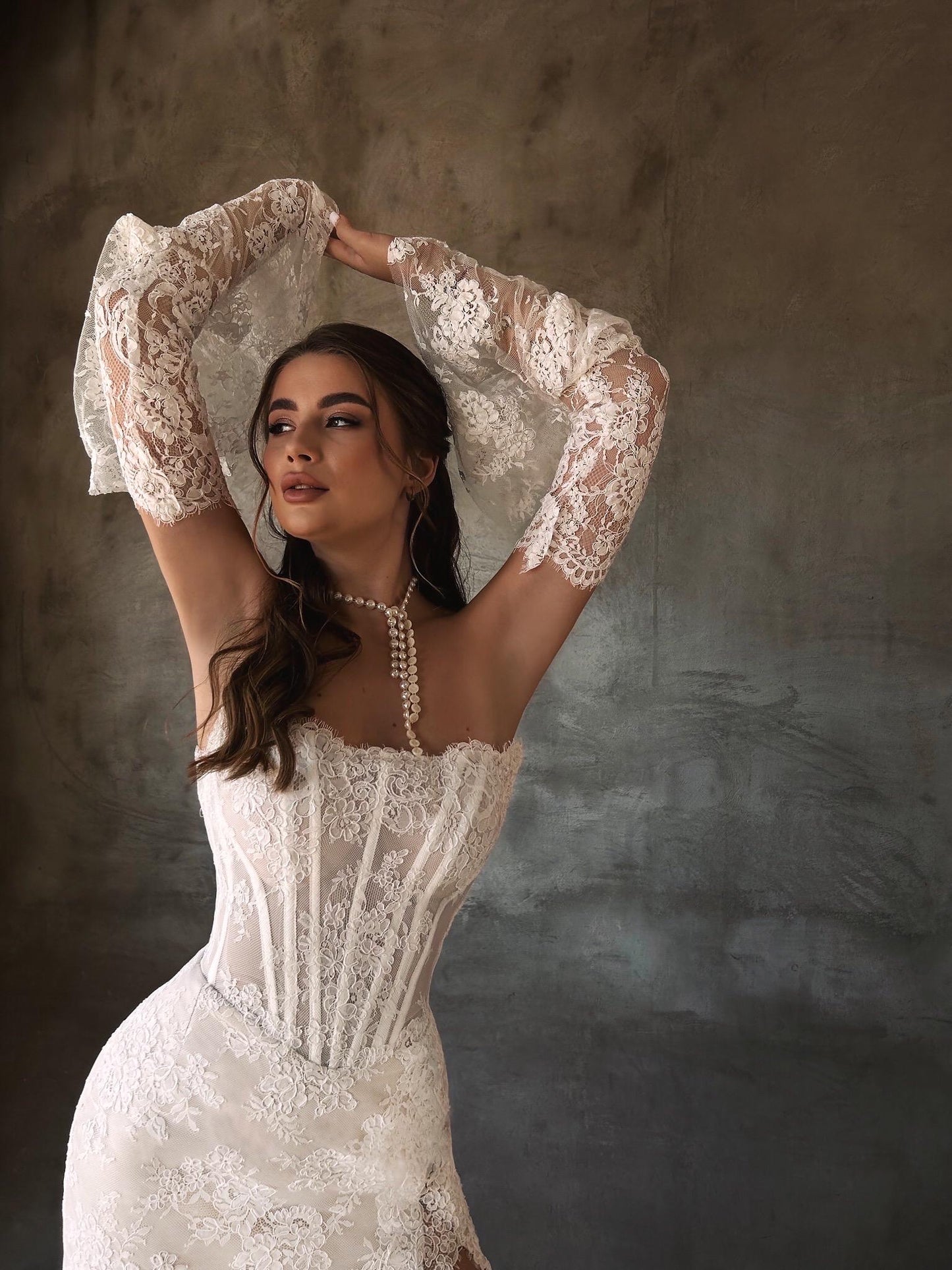 KIDA – Lace Off-Shoulder Wedding Dress – Romantic Bridal Gown with Slit | Tesorosi