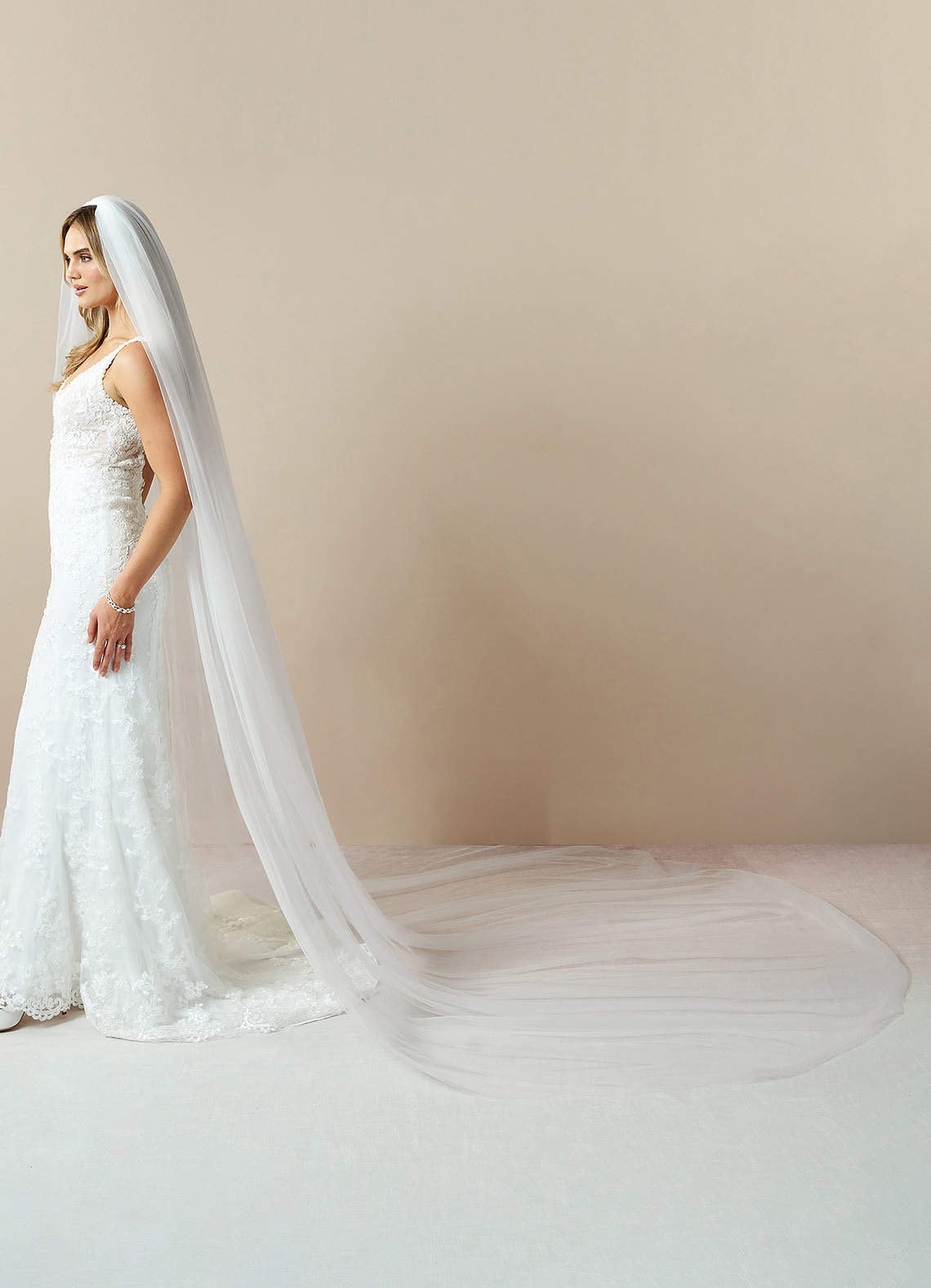 Extra Wide Soft Tulle Wedding Veil – 300 cm Classic Bridal Veil with Optional Blusher