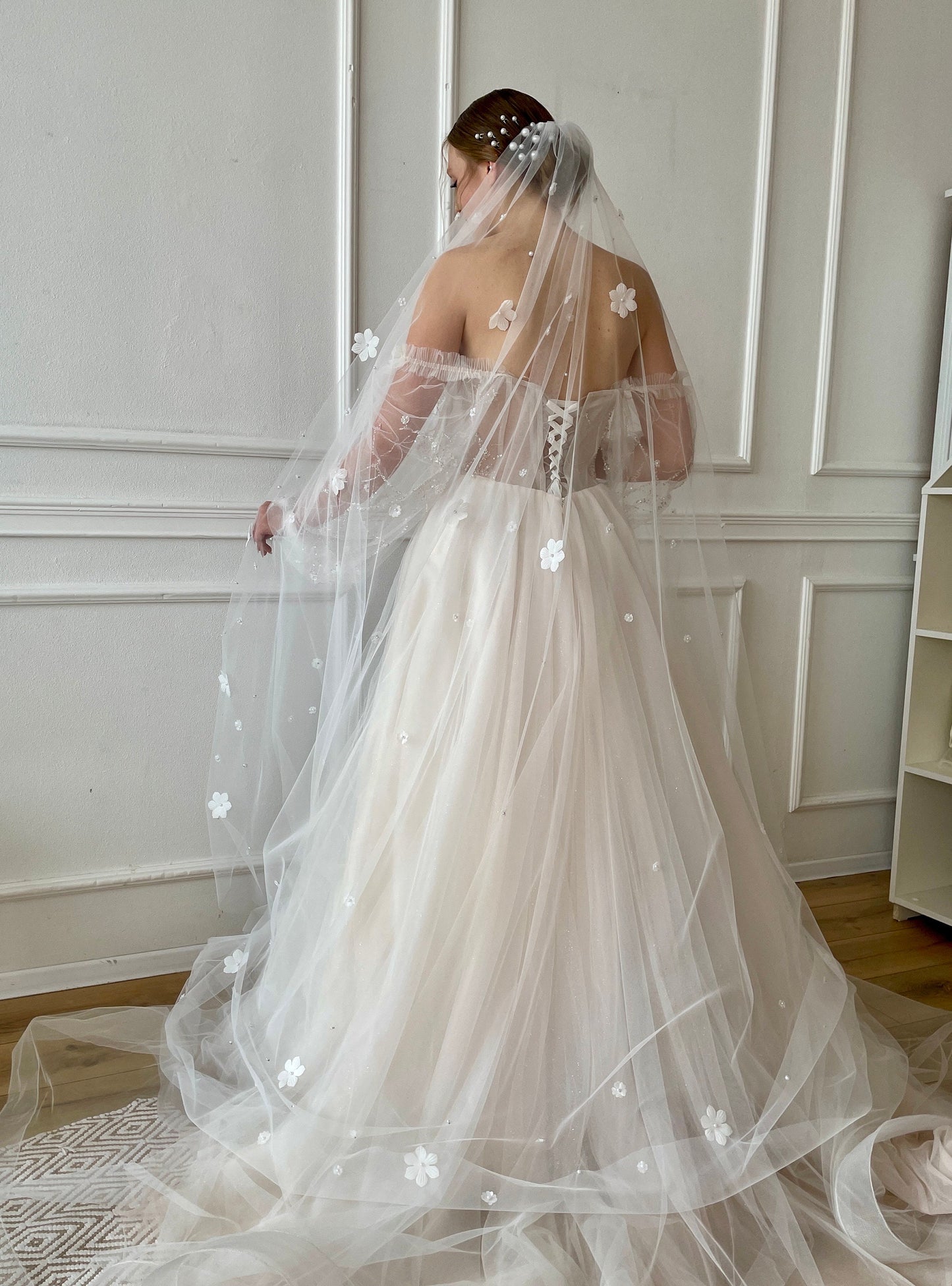 long floral veil, 3D flower effect veil, luxury chapel veil | Veil with flowers | wedding long veil | wedding veil with flower and pearls