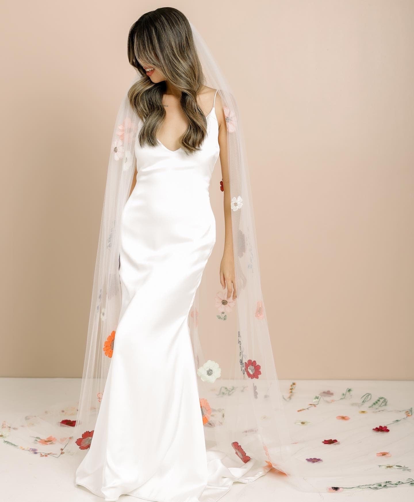 Wildflower veil | veil | Bridal veil with flowers | Unique wedding veil | Botanical floral veil, Flower wedding veil | 3d flower veil