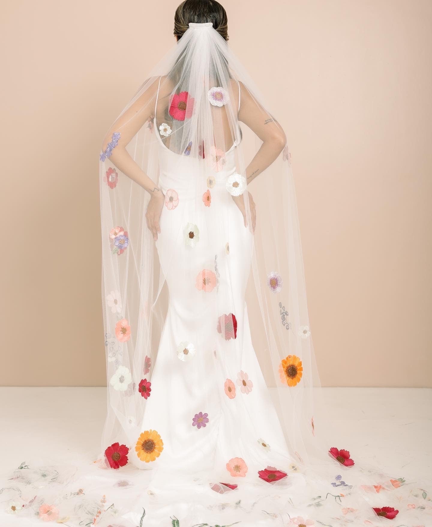 Wildflower veil | veil | Bridal veil with flowers | Unique wedding veil | Botanical floral veil, Flower wedding veil | 3d flower veil