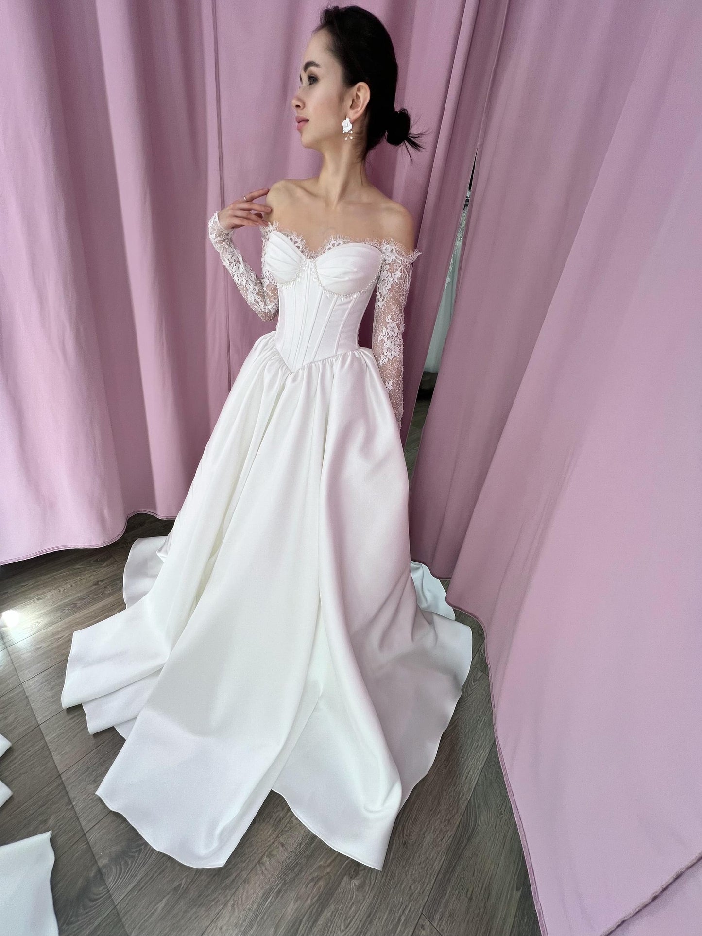 Princess Wedding Dress with Basque Corset, Mikado & Chantilly Lace, Glamorous Off-Shoulder Gown with Lace Sleeves, Luxurious Bridal Dress