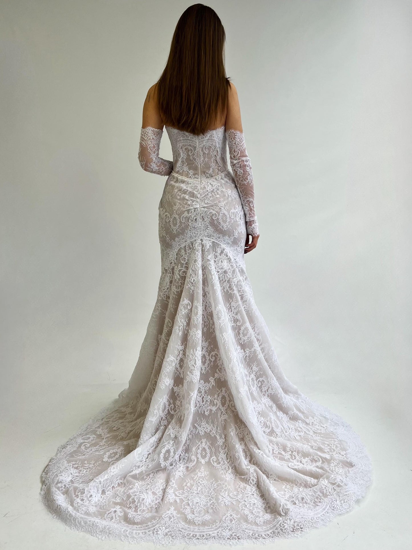 Luxury Chantilly Lace Mermaid Wedding Dress with Basque Corset, Pearl Embellishments, Detachable Sleeves, Glitter Layer & Train