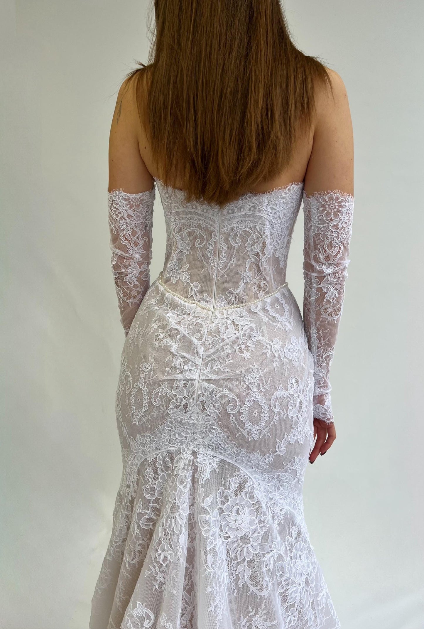 Luxury Chantilly Lace Mermaid Wedding Dress with Basque Corset, Pearl Embellishments, Detachable Sleeves, Glitter Layer & Train