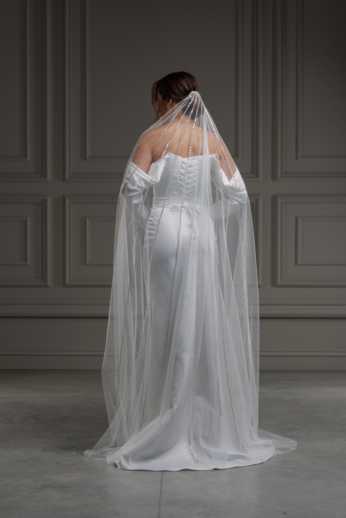 Elegant Bridal Veil with Sparkling Beaded Edges, Long Cathedral Veil for Bride with shimmering stripes made of sparkling beads and sequins