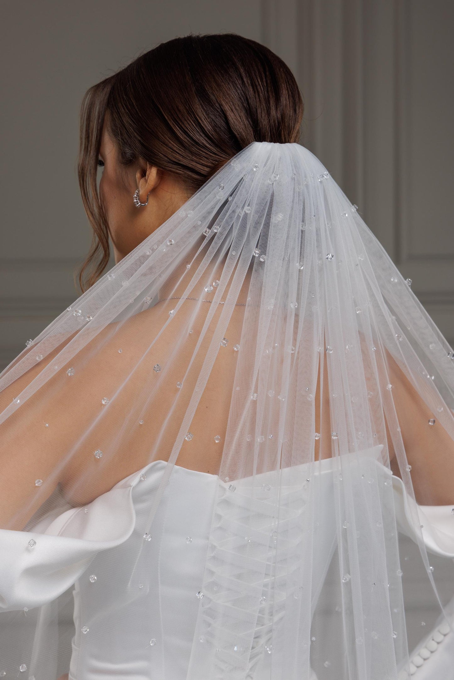 Bridal Veil with Crystal Details, Luxury Classic Sheer Tulle, Custom Timeless White Fingertip Veil with Scattered Pearls