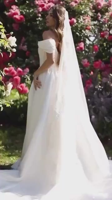 Cathedral Length Lace Bridal Veil, Vintage Mantilla Bridal Veil, Tulle Edge Veil with Lace Trim, Chapel Wedding Veil, Fringe Veil Detail