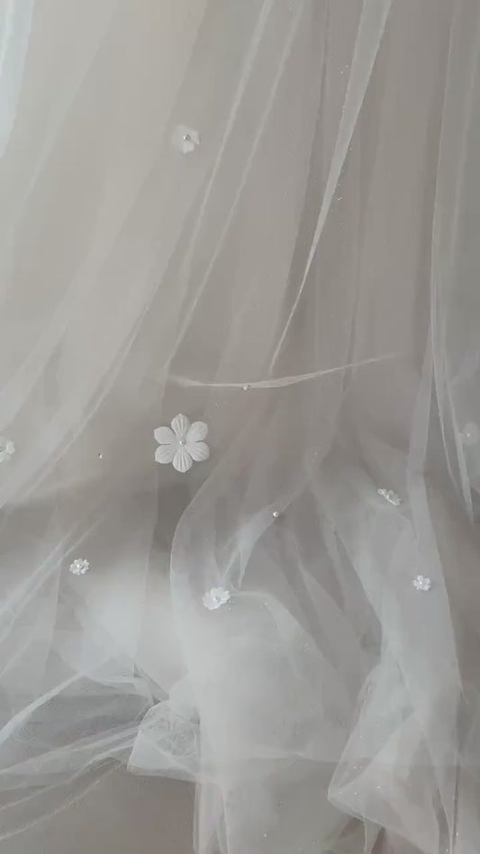 long floral veil, 3D flower effect veil, luxury chapel veil | Veil with flowers | wedding long veil | wedding veil with flower and pearls
