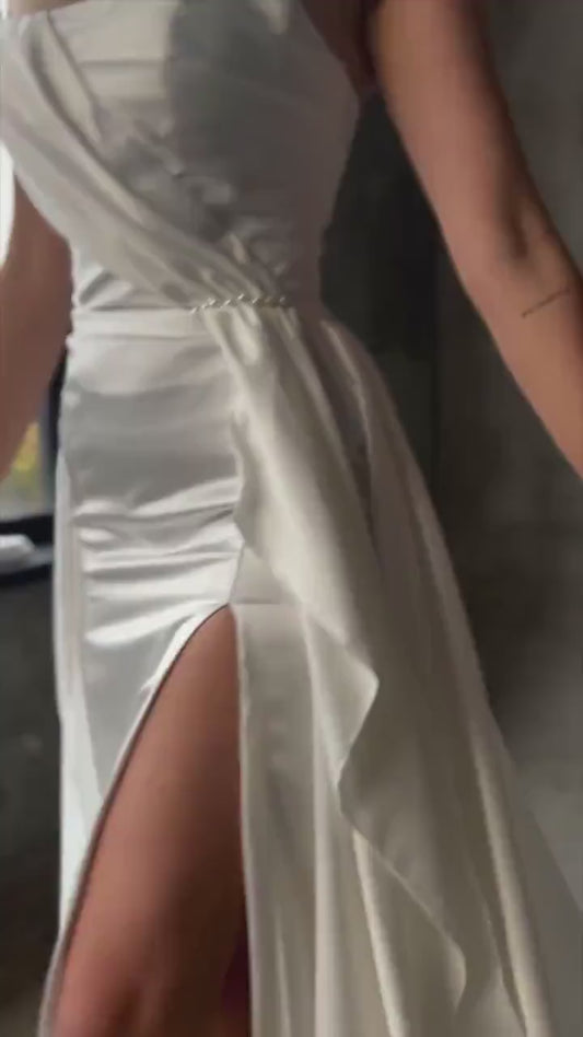 APORIA – Strapless Satin Wedding Dress with Slit & Corset | Modern Bridal Elegance