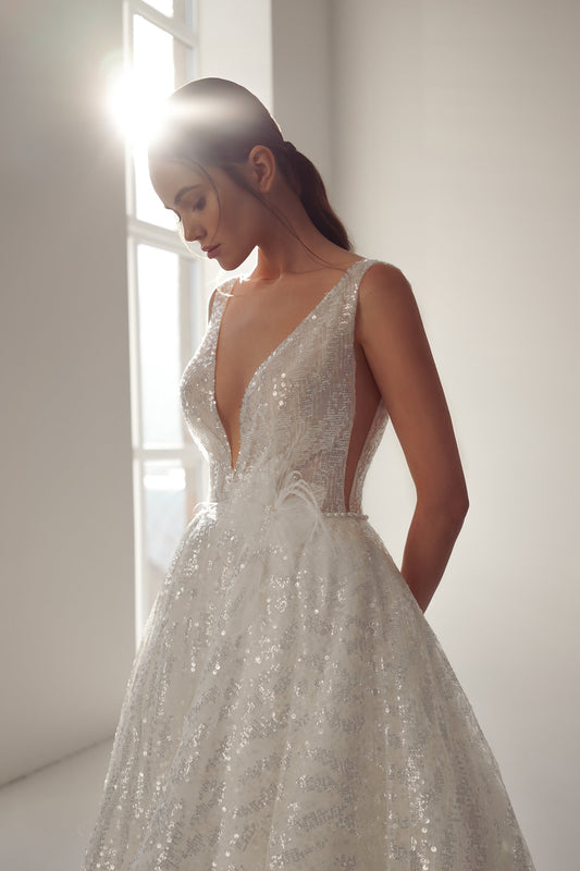 guipure lace wedding dress The Art of Guipure Lace in Modern Bridal Design