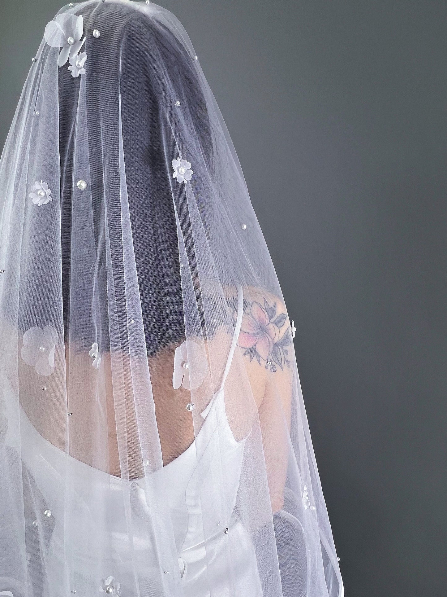 Floral Wedding Veil with Satin Ribbon Edge – Soft Tulle Veil with 3D Flowers