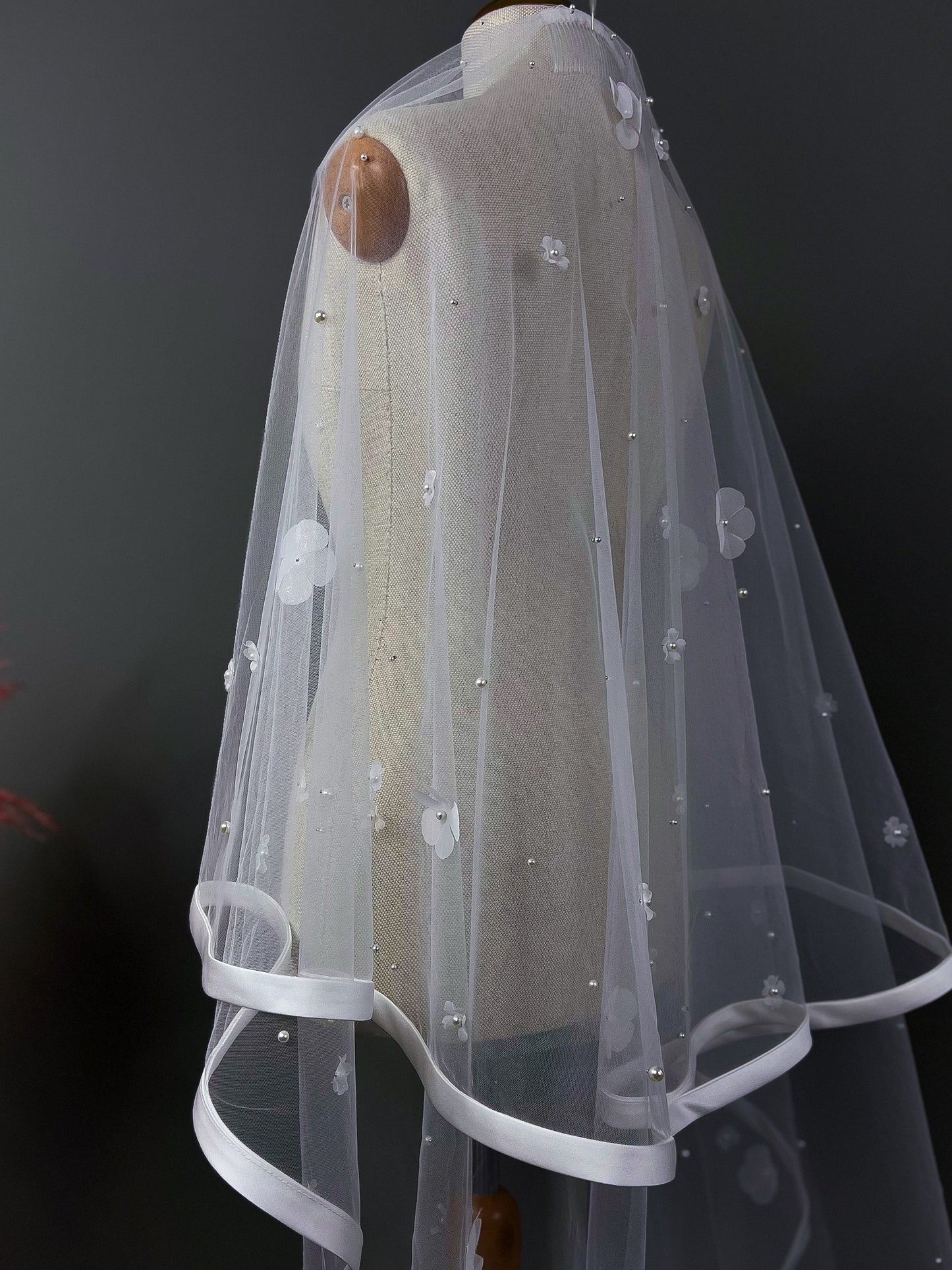 Floral Wedding Veil with Satin Ribbon Edge – Soft Tulle Veil with 3D Flowers