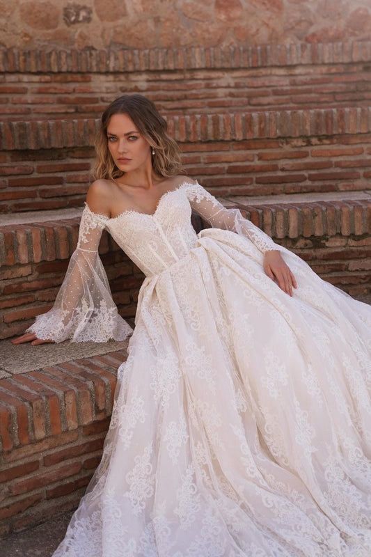 Bell Sleeve Wedding Dresses | Boho & Vintage Bridal Gowns Tesoro Si! Bell Sleeve Wedding Dresses | Boho & Vintage Bridal Gowns Tesoro Si!