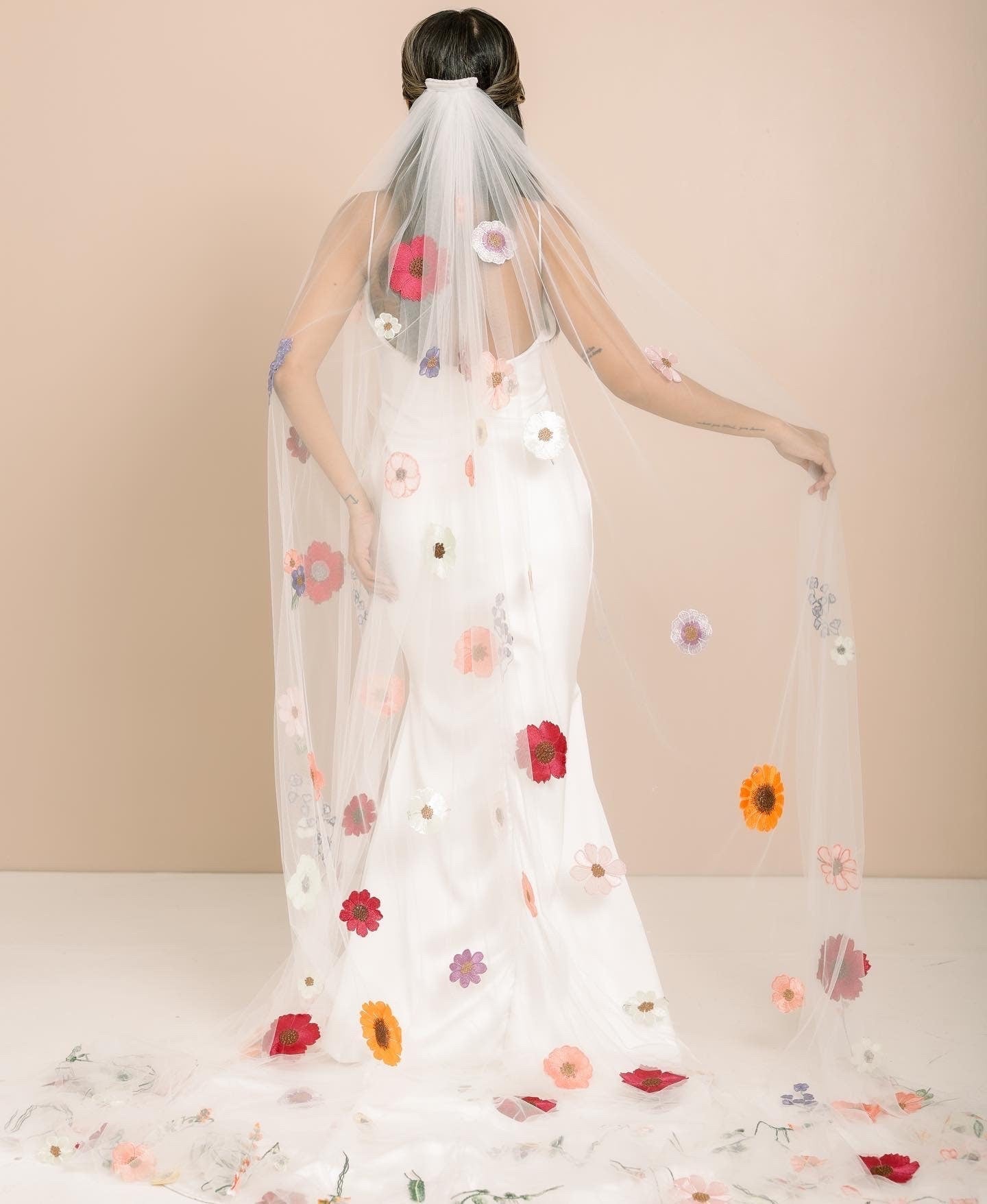 Wildflower veil | veil | Bridal veil with flowers | Unique wedding veil | Botanical floral veil, Flower wedding veil | 3d flower veil