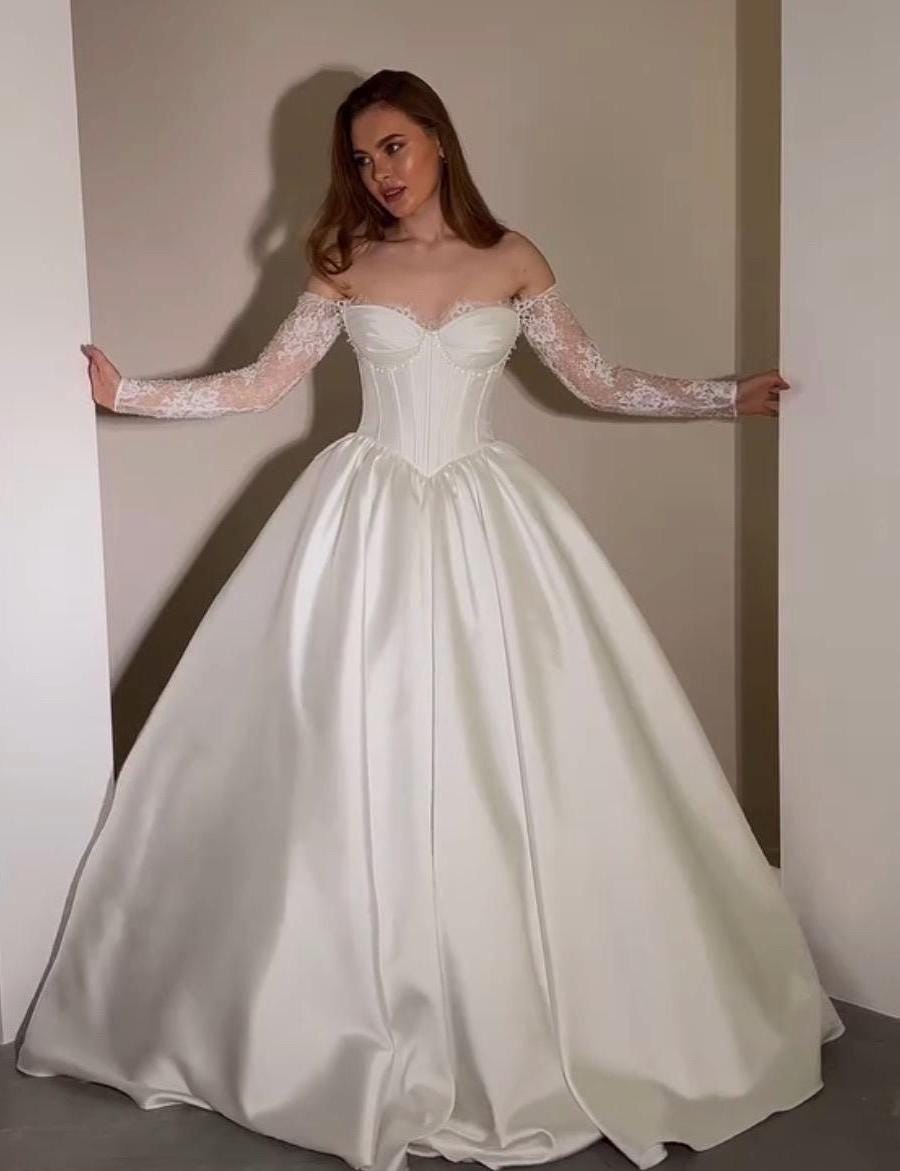 Princess Wedding Dress with Basque Corset, Mikado & Chantilly Lace, Glamorous Off-Shoulder Gown with Lace Sleeves, Luxurious Bridal Dress