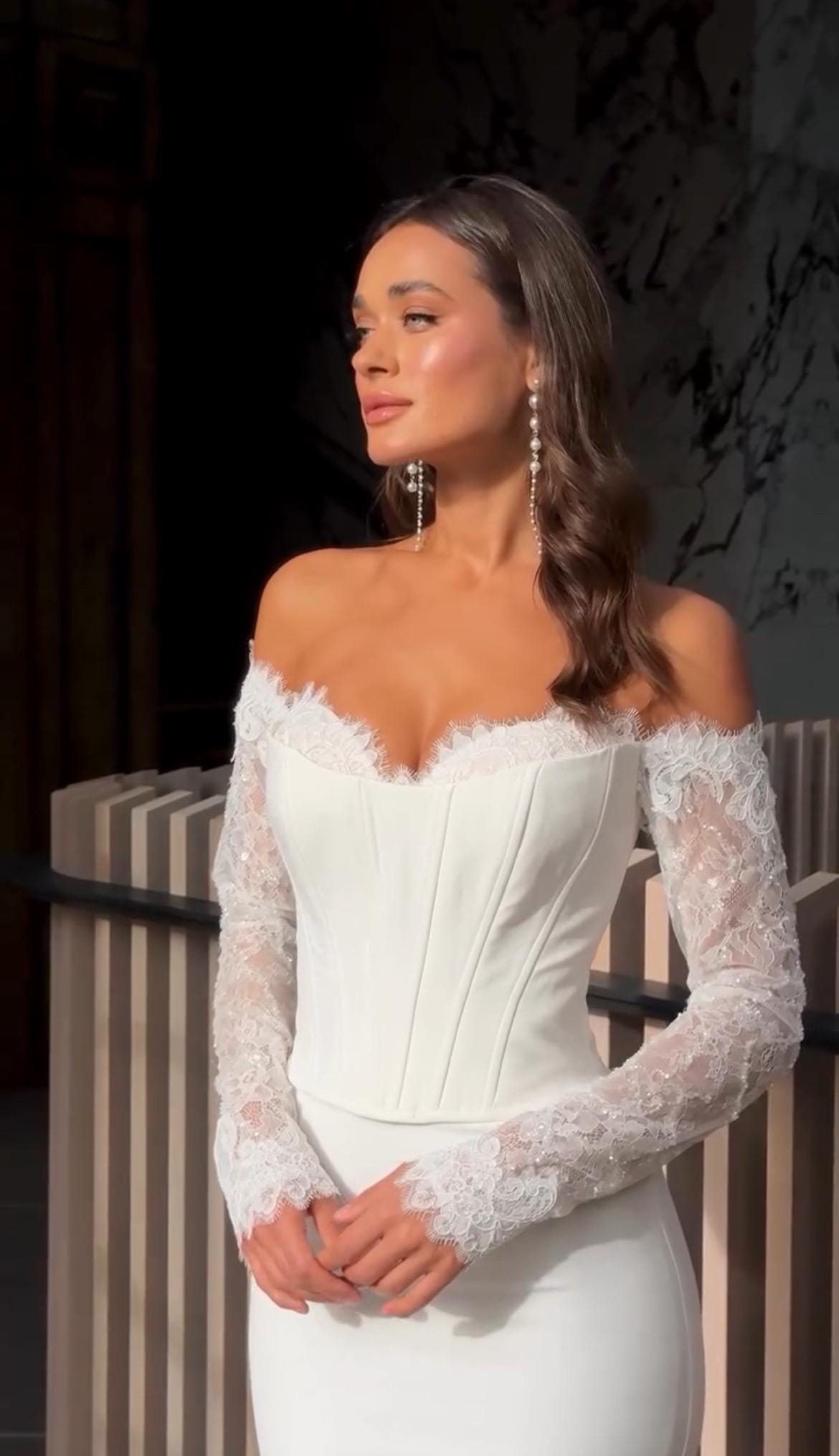 Elegant Wedding Dress with Chantilly Lace Corset, Sweetheart Neckline, Mermaid Silhouette, Crepe Skirt, Lace Sleeves, and Detachable Corset