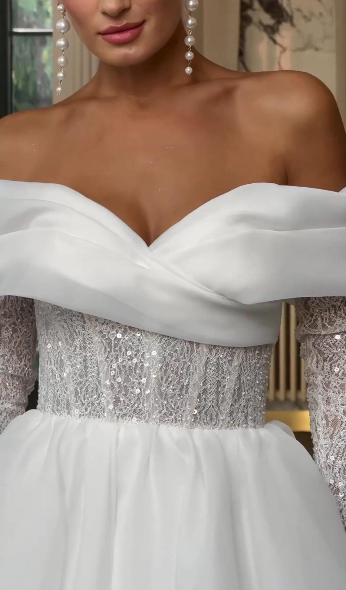 Royal Off-Shoulder Organza Wedding Shit, Long Bridal Dress with Sleeves and Train, Elegant Corset Basque, Romantic Ball Shit for Wedding