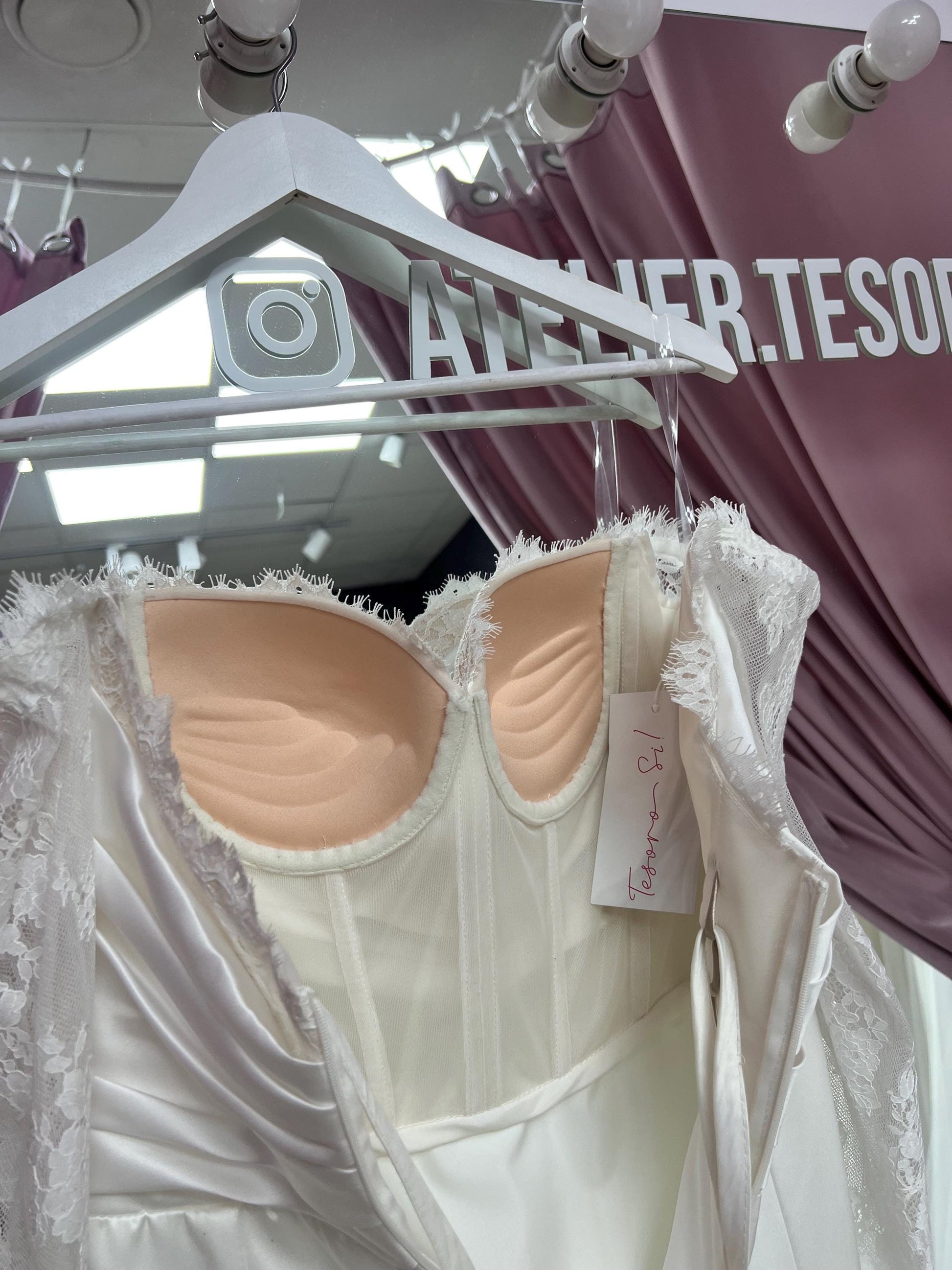 Elegant Satin Off-Shoulder Wedding Dress with Lace Sleeves and Front Slit – Fitted Bridal Gown with Train