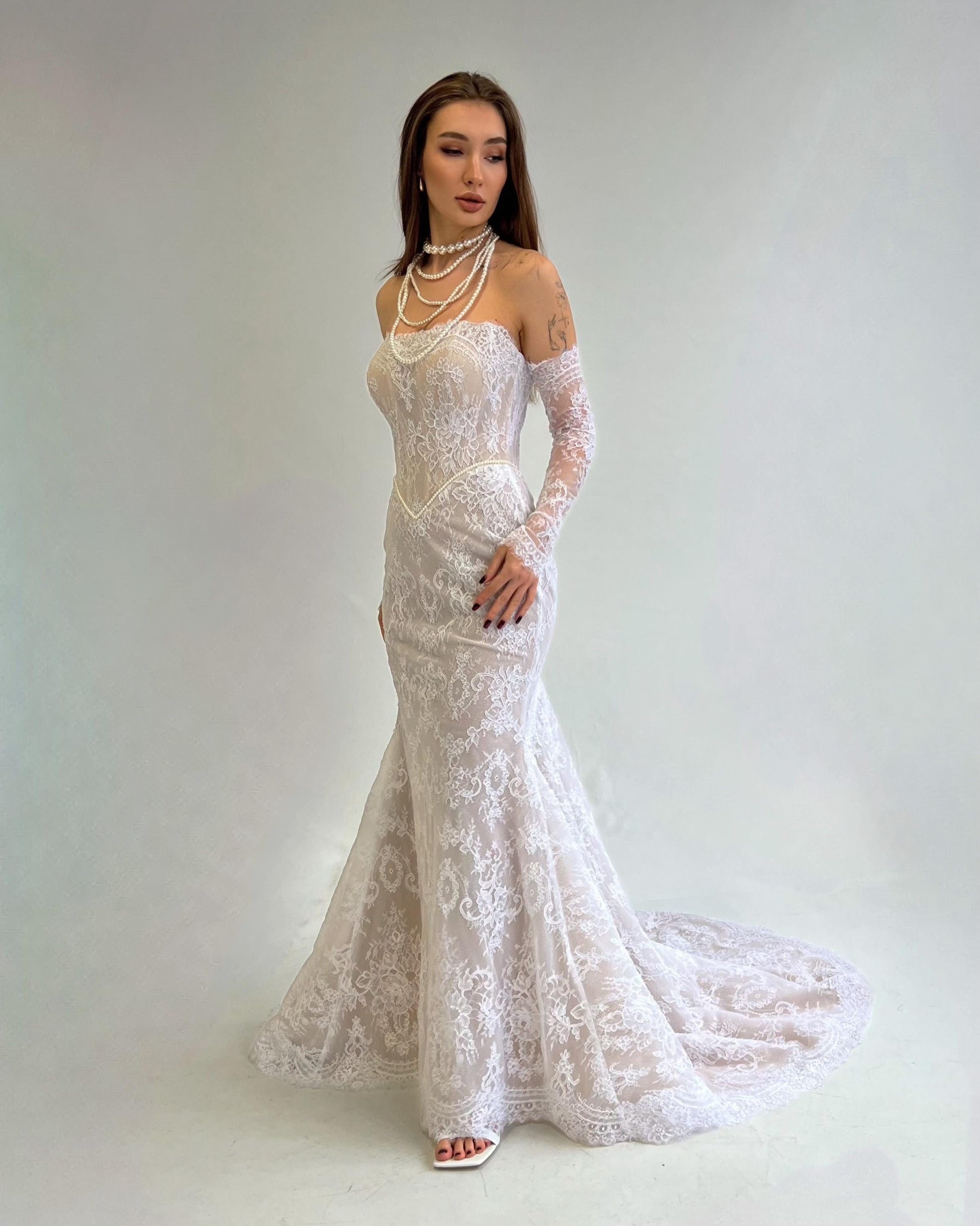 Luxury Chantilly Lace Mermaid Wedding Dress with Basque Corset, Pearl Embellishments, Detachable Sleeves, Glitter Layer & Train