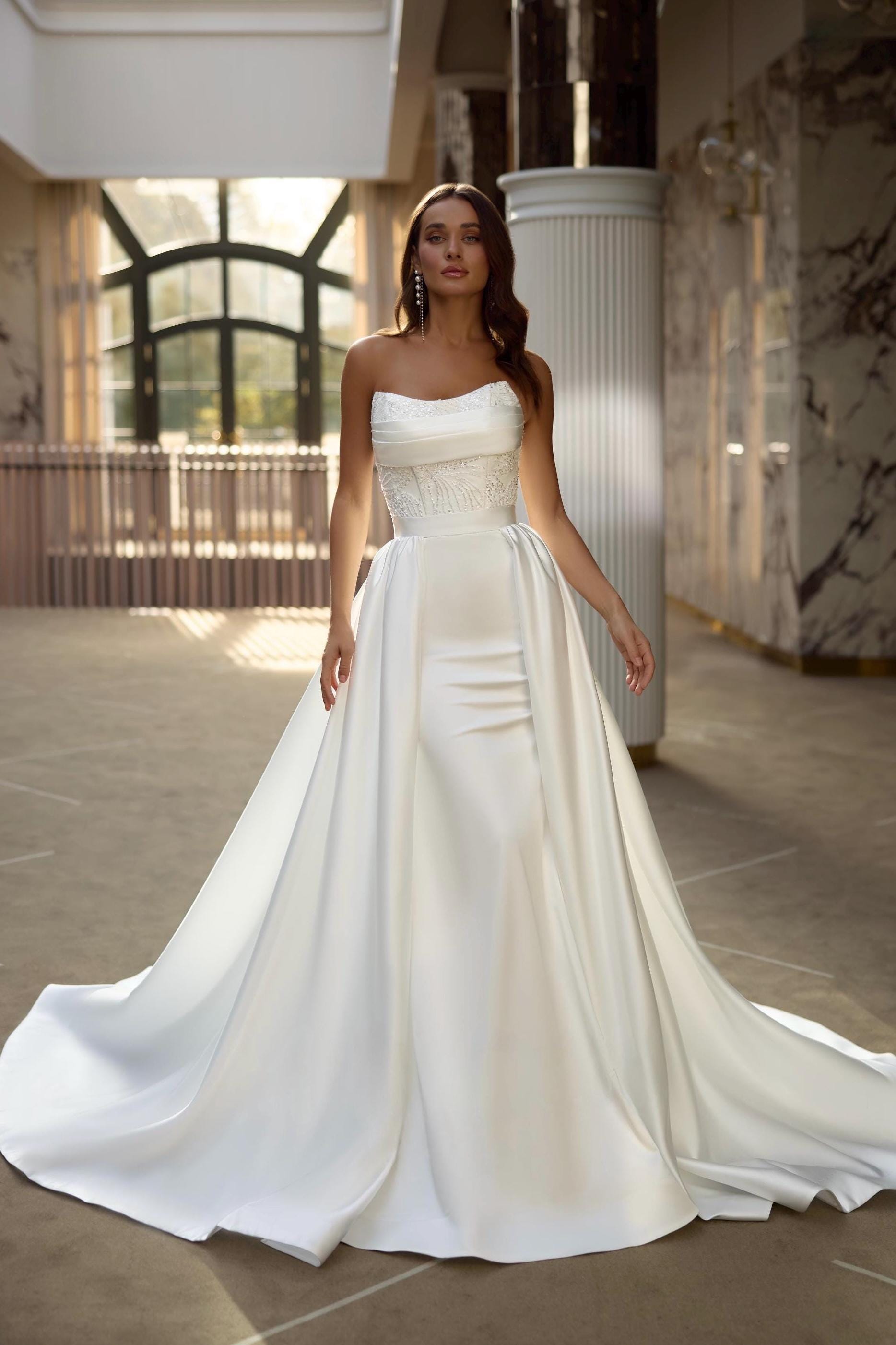 Luxury Beaded Lace Corset Wedding Dress | Mermaid Silhouette | Detachable Satin Overskirt & Lace Sleeves | Elegant Bridal Gown