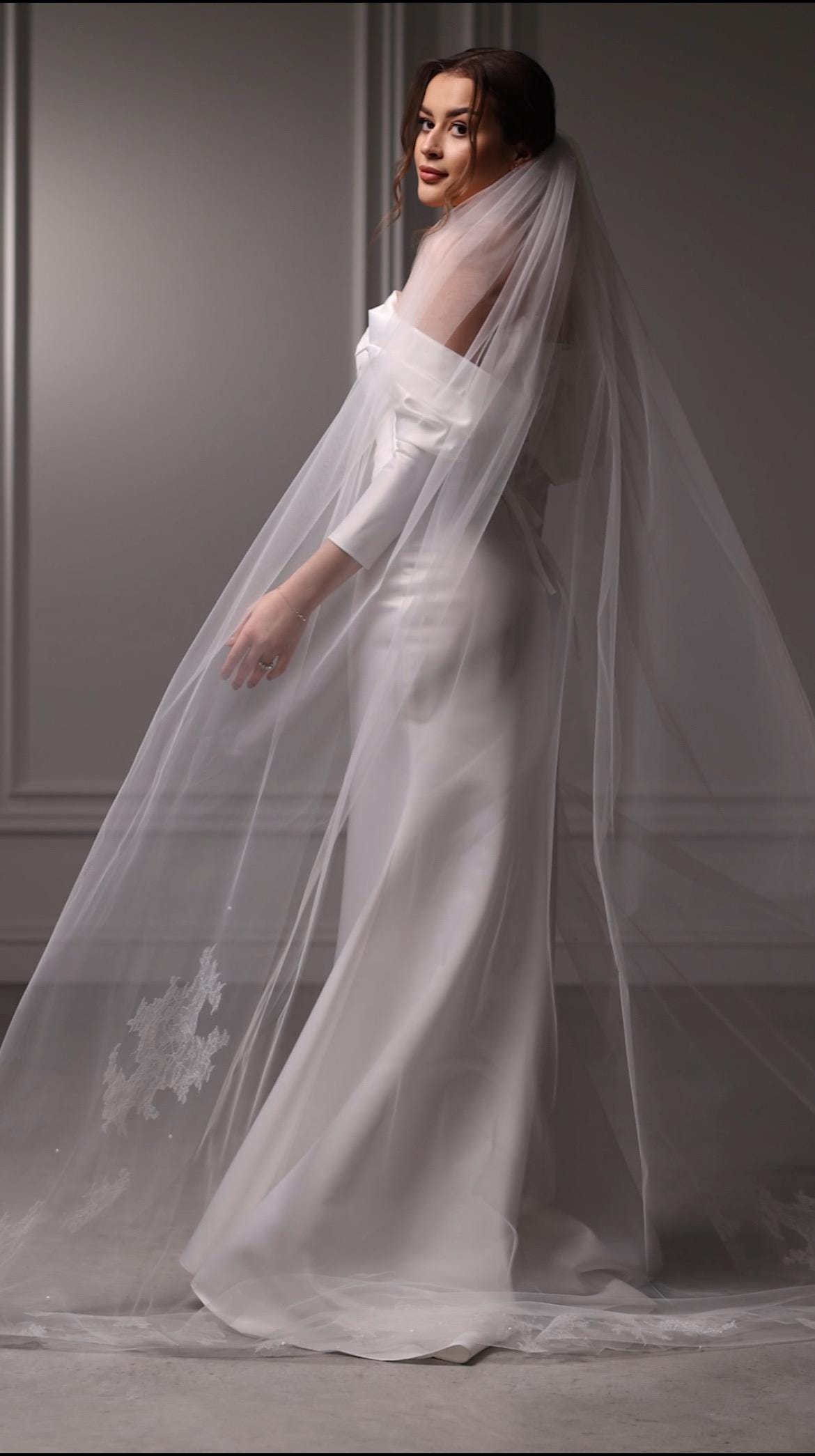 Luxurious One-Tier Cathedral Length Lace Veil with Exquisite Embroidered chantilly lace Detail for Brides, Custom Mantilla Wedding Veil