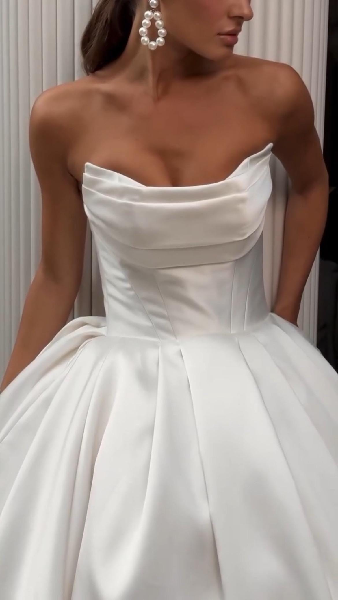 Luxury Mikado Ball Gown Wedding Dress, Off-Shoulder Draped Corset, Elegant Bridal Gown with Train, Classic Wedding Dress
