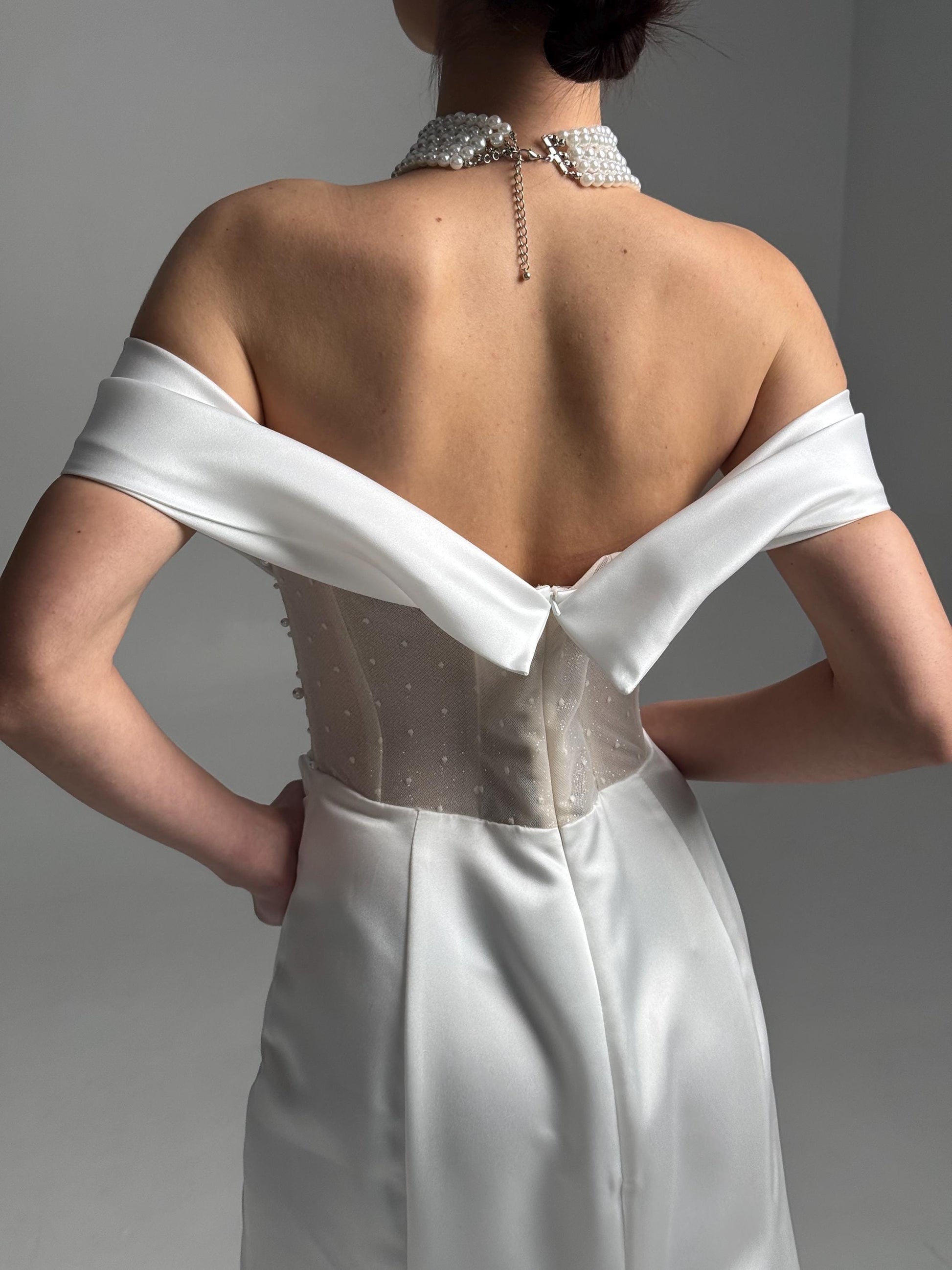 Elegant Satin Wedding Dress – Off-Shoulder Corset with Pearl Embroidery – High-Slit Wrap Skirt – Modern Bridal Gown – Custom Wedding Dress