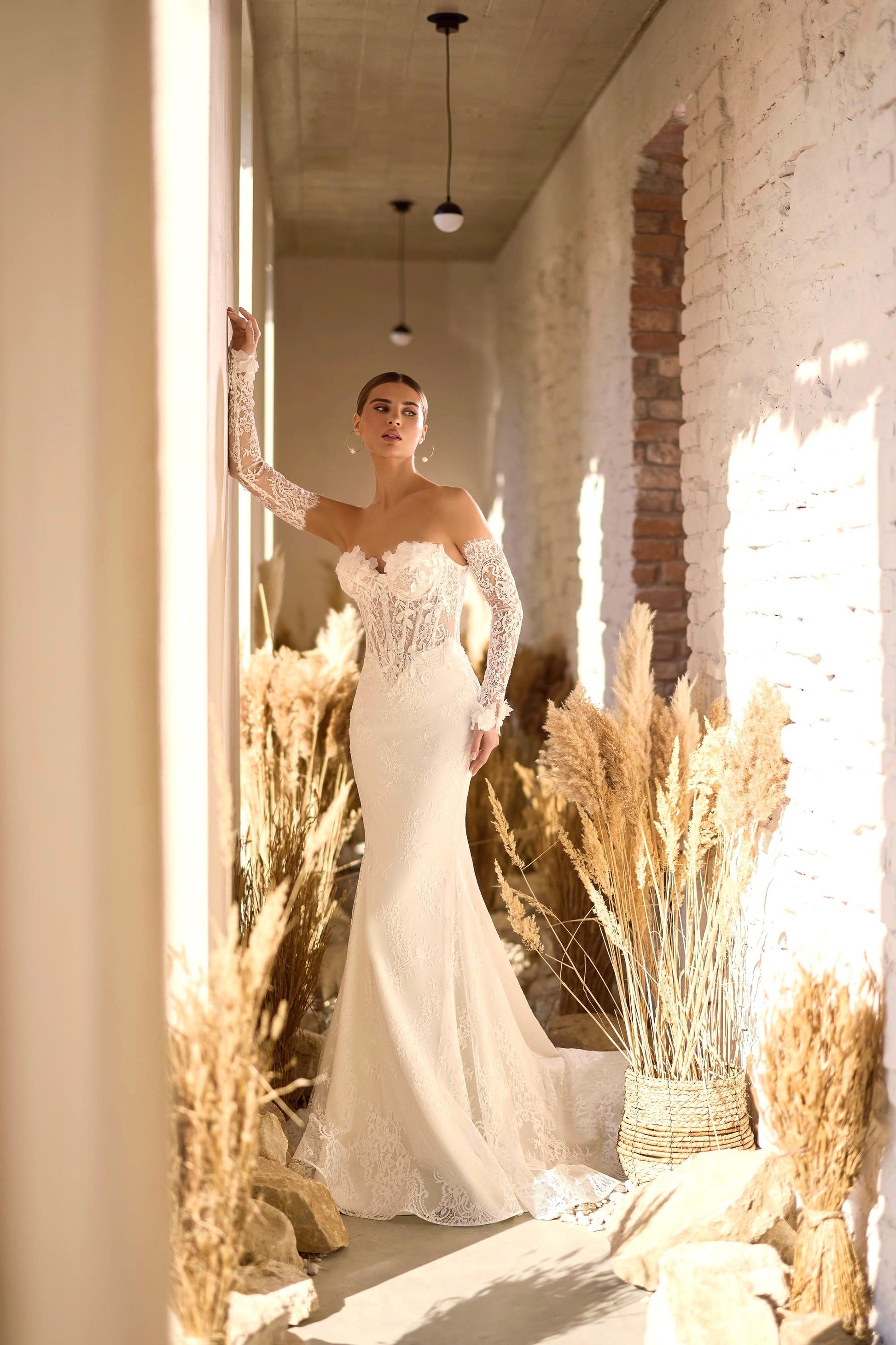 Off-Shoulder Lace Mermaid Wedding Dress with Train – Rustic Long Sleeve Bridal Gown – Satin Skirt Floral Corset Luxury Beach Dress