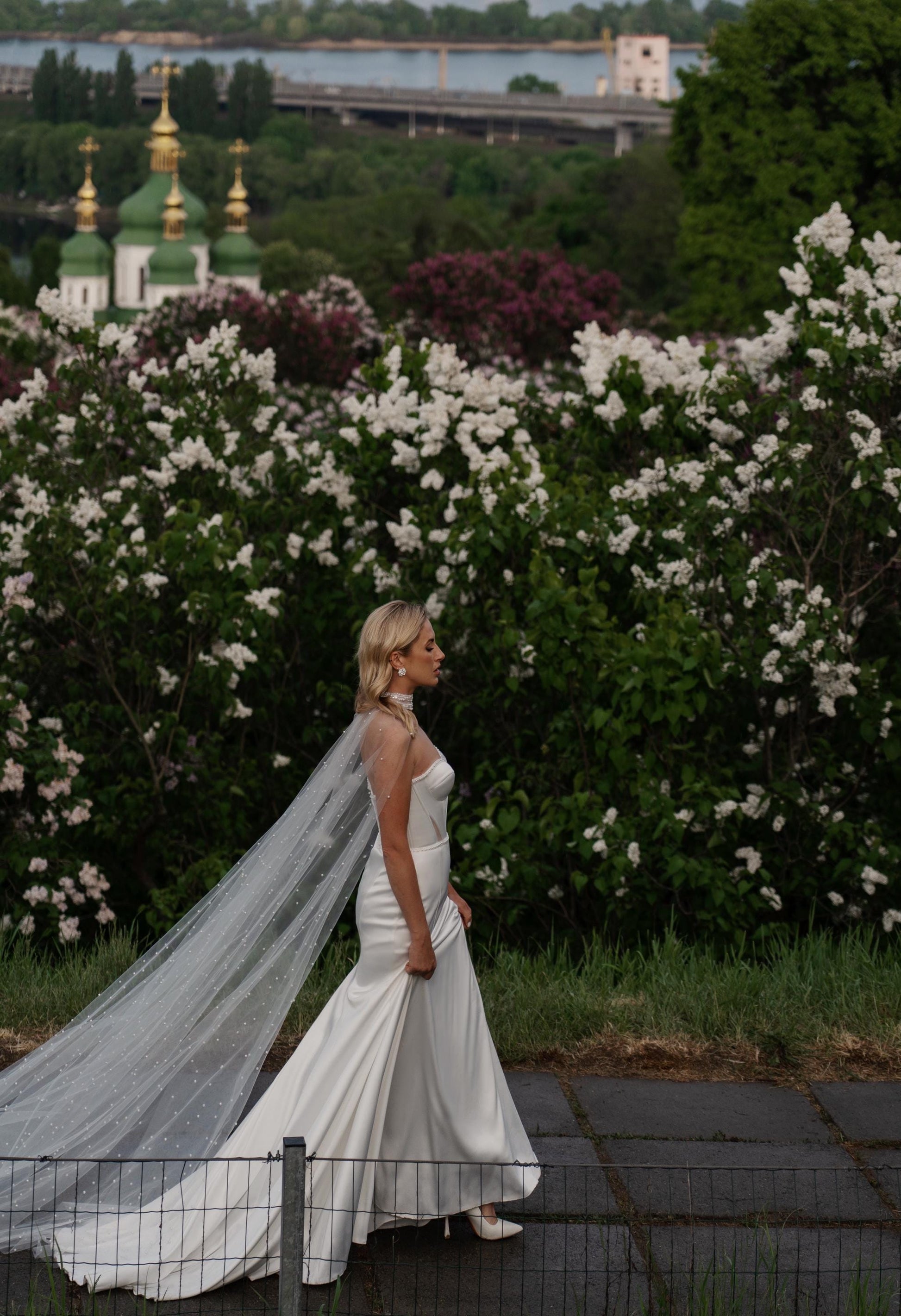 Mermaid Wedding Dress with Illusion Corset and Pearl Tulle Cape – Strapless Sweetheart Bridal Gown with Train