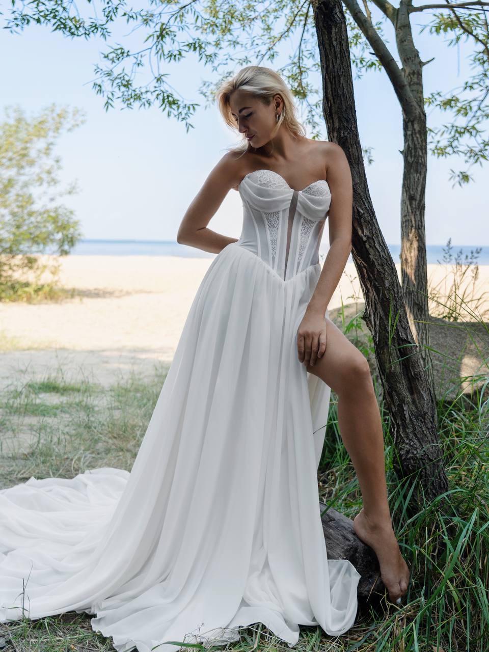 Boho Chiffon Corset Wedding Dress with Lace Inserts, High Slit Bridal Gown, Strapless Basque Waist Beach Wedding Dress