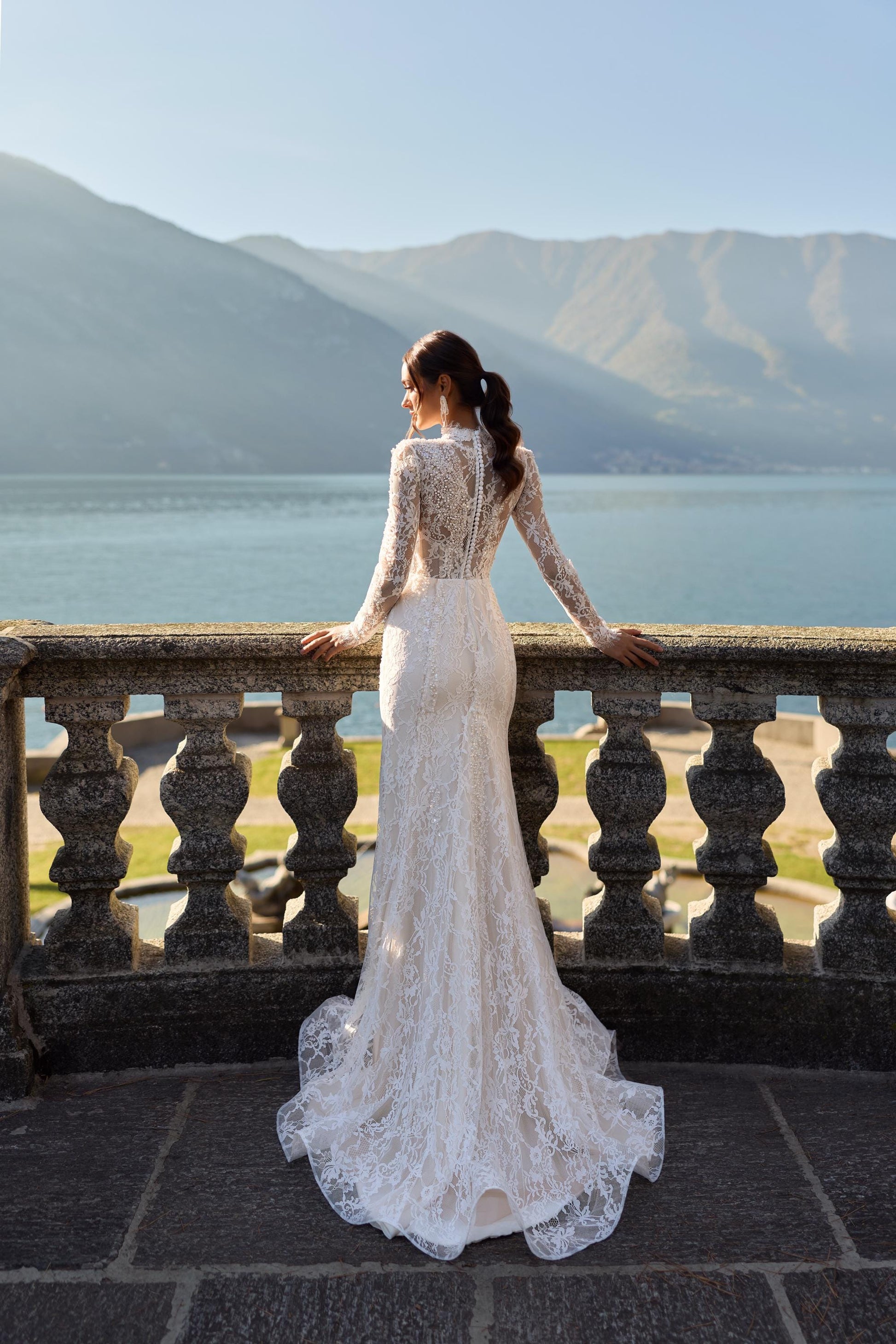 Lace Wedding Dress Long Sleeve High Neck Mermaid Bridal Gown Elegant Vintage Lace Wedding Dress Custom Made