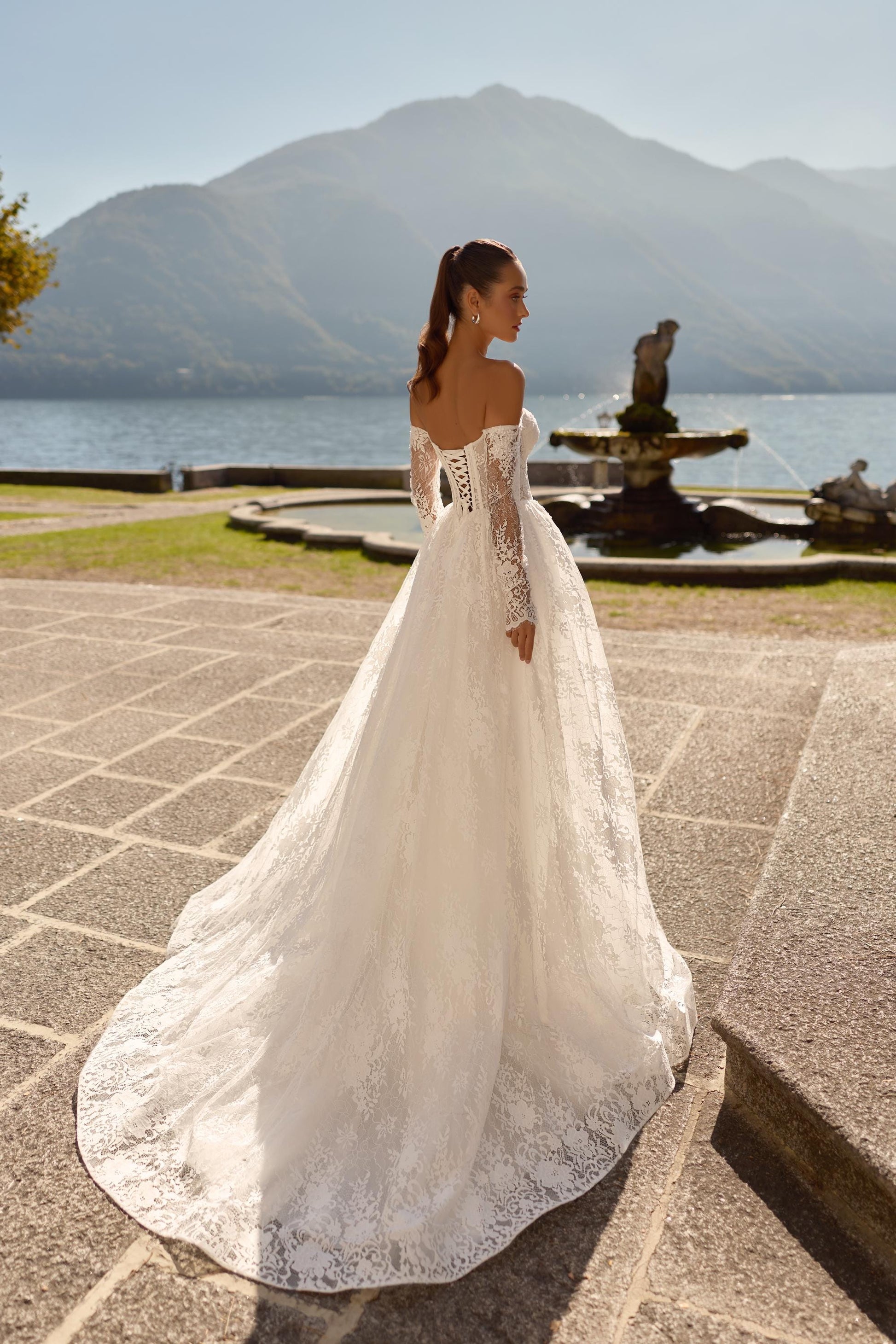 Lace Wedding Dress Off Shoulder A Line Bridal Gown Romantic Corset Bodice Long Sleeve Boho Elegant Bride Dress