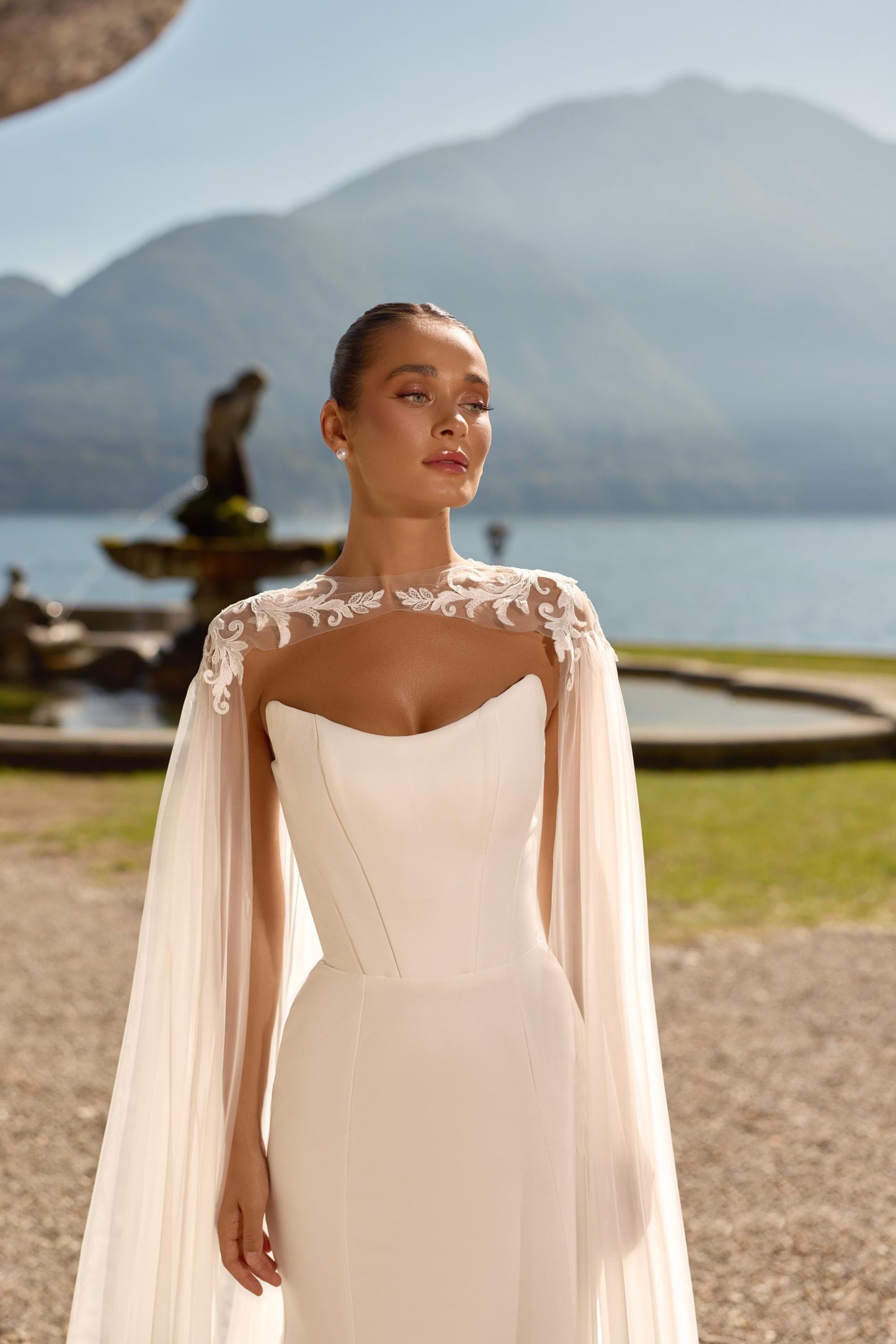 Crepe Wedding Dress with Cape, Minimalist Bridal Gown, Elegant Mermaid Wedding Dress, Modern Bridal Look, Chic Bride