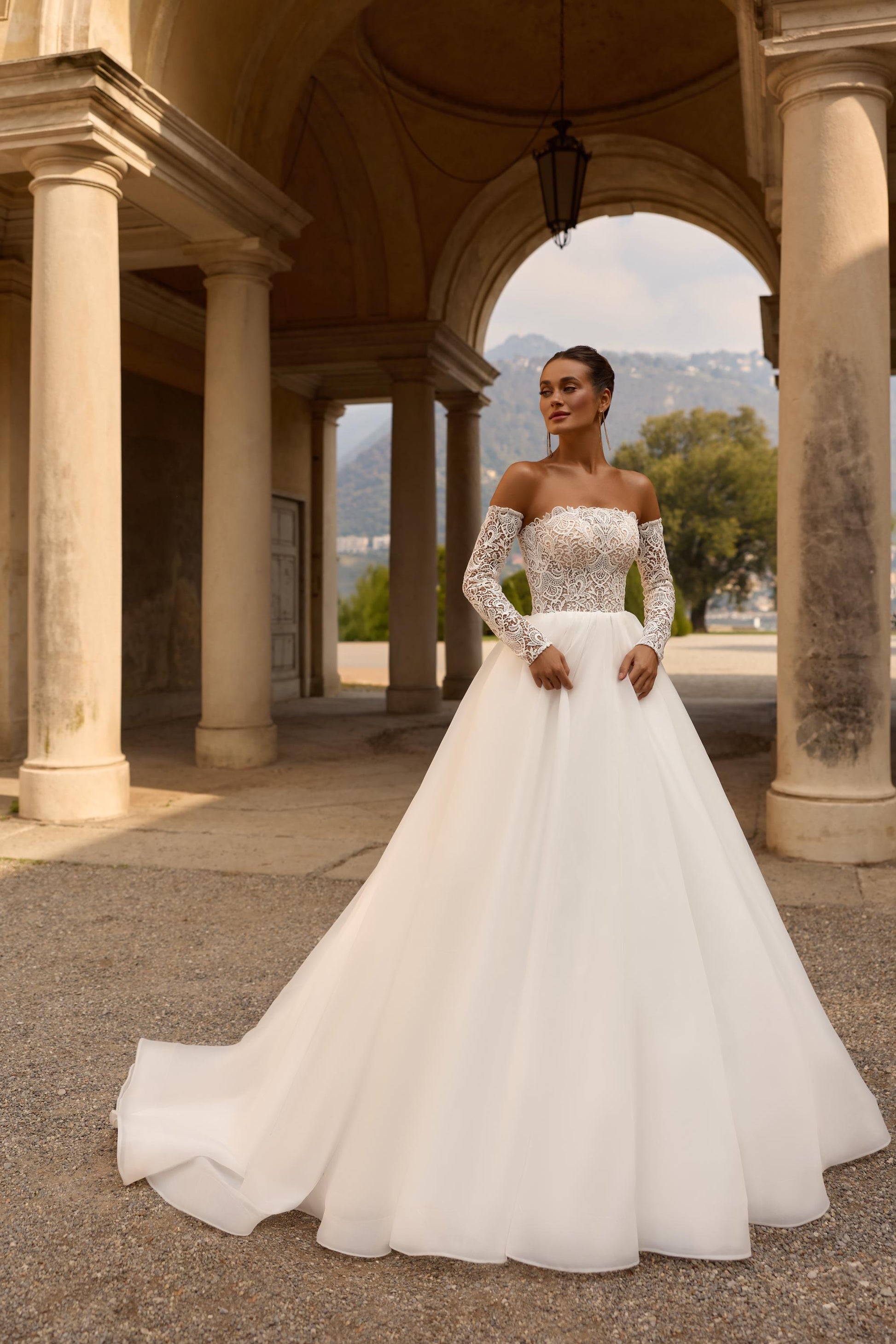 Wedding Dress Lace Corset A Line Bridal Gown Tulle Skirt Beaded Bodice Elegant Romantic Bridal Dress