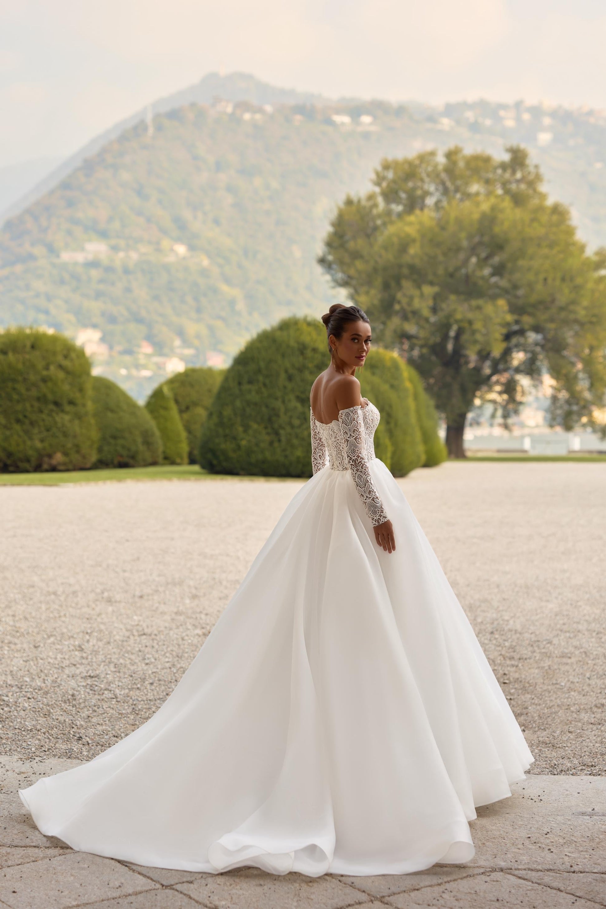 Wedding Dress Lace Corset A Line Bridal Gown Tulle Skirt Beaded Bodice Elegant Romantic Bridal Dress