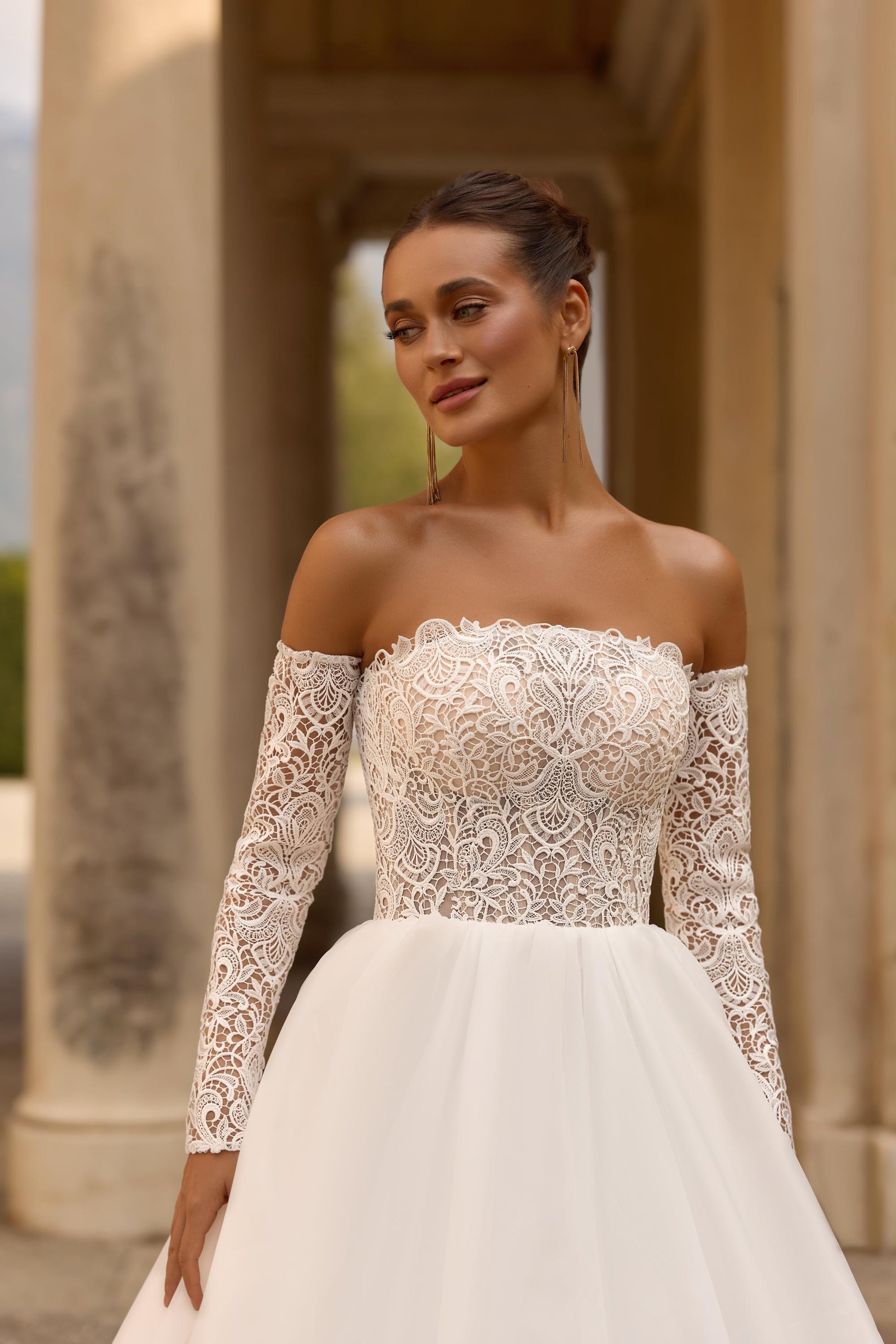 Wedding Dress Lace Corset A Line Bridal Gown Tulle Skirt Beaded Bodice Elegant Romantic Bridal Dress