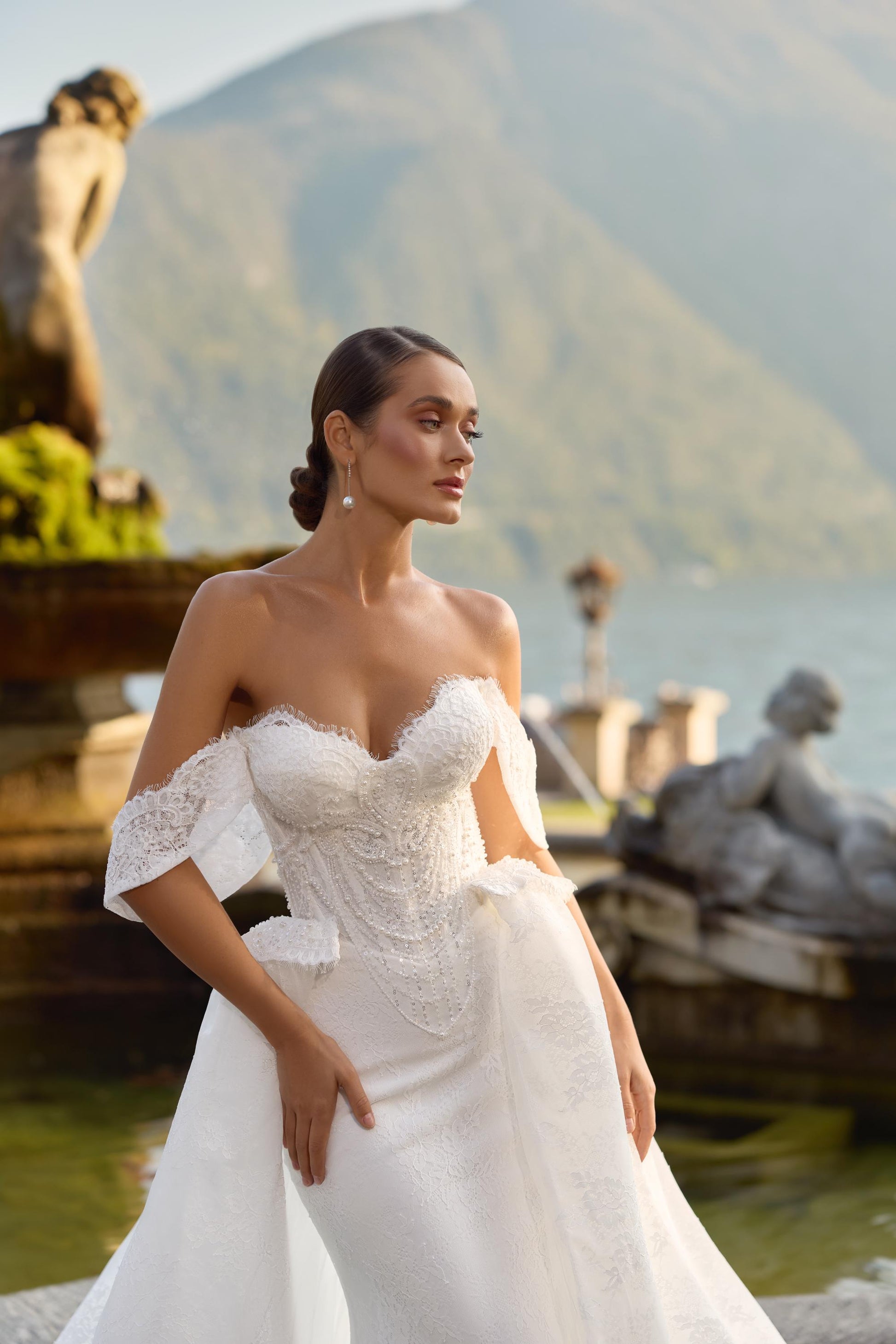 Wedding Dress Off Shoulder Lace Mermaid Gown Detachable Overskirt Romantic Bridal Dress Elegant Bride