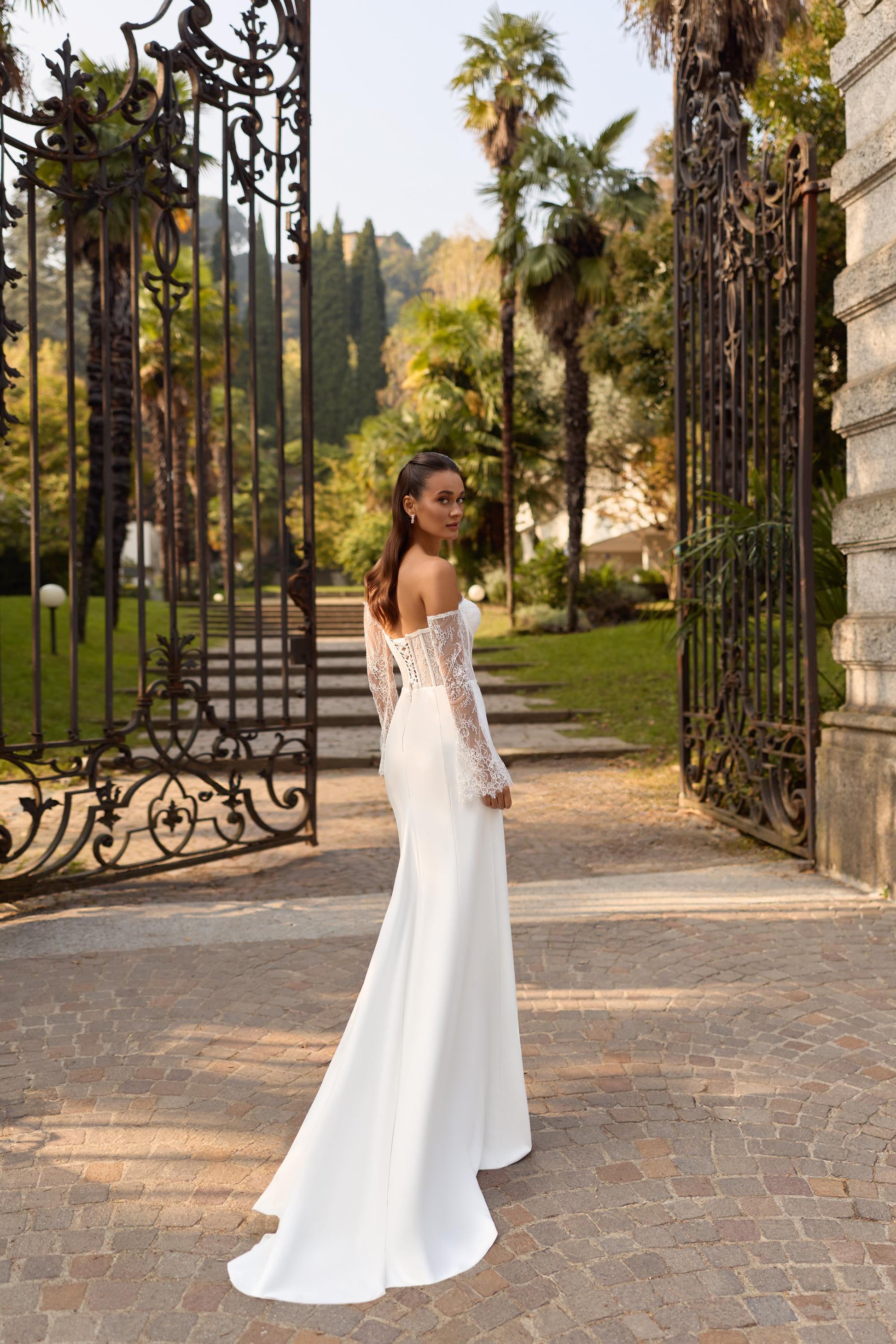 Lace Wedding Dress Off Shoulder Corset Bridal Gown With Slit Modern Elegant Bridal Dress For Civil Church Wedding