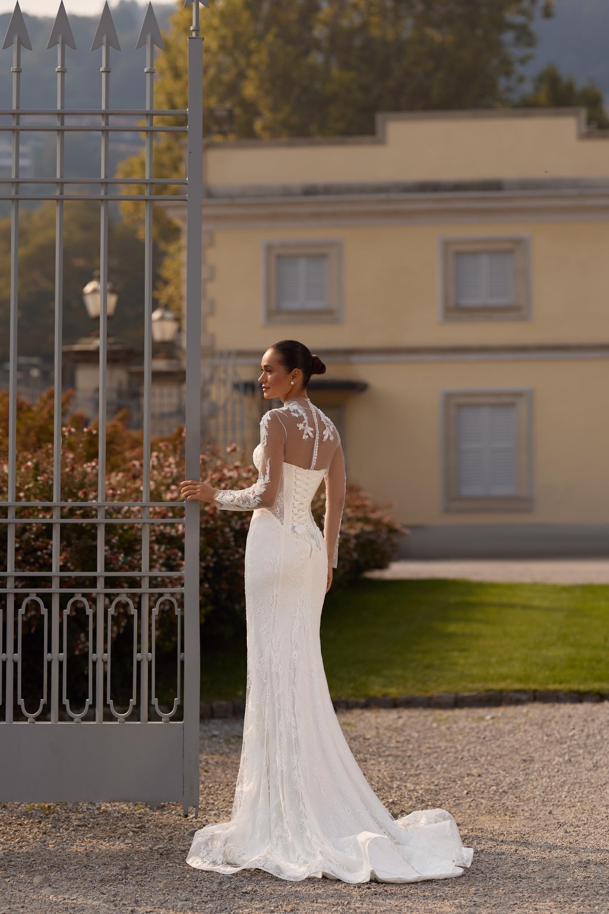 Wedding Dress Lace Long Sleeve Mermaid Gown Illusion Neckline Bridal Dress Elegant Fit and Flare Bridal Gown