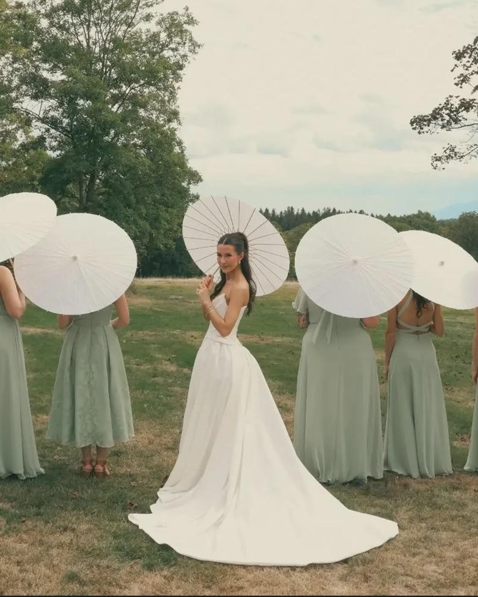 Taffeta wedding dress, corset bridal gown with train, strapless ball gown, minimalist luxury wedding dress bride