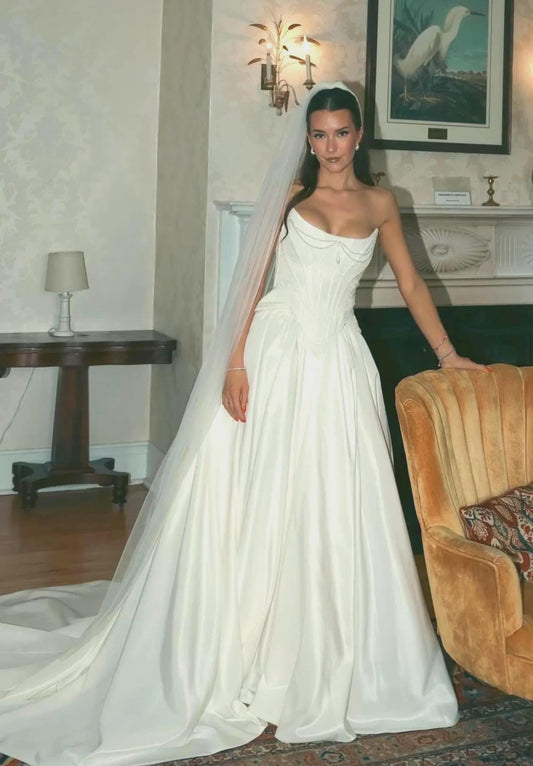 Taffeta wedding dress, corset bridal gown with train, strapless ball gown, minimalist luxury wedding dress bride