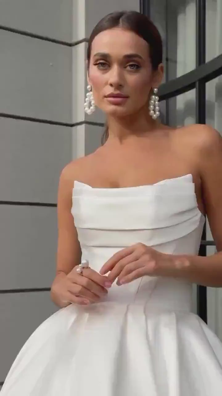 Luxury Mikado Ball Gown Wedding Dress, Off-Shoulder Draped Corset, Elegant Bridal Gown with Train, Classic Wedding Dress