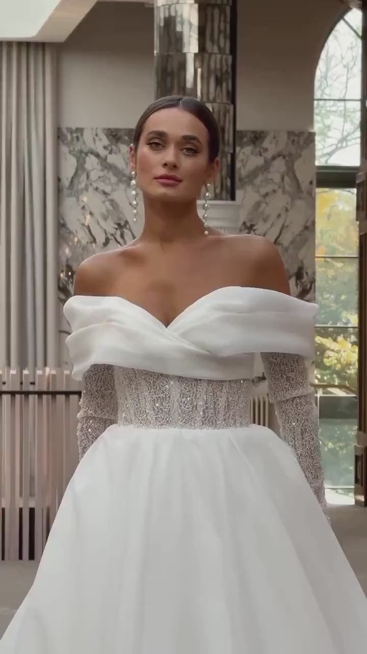 Royal Off-Shoulder Organza Wedding Shit, Long Bridal Dress with Sleeves and Train, Elegant Corset Basque, Romantic Ball Shit for Wedding