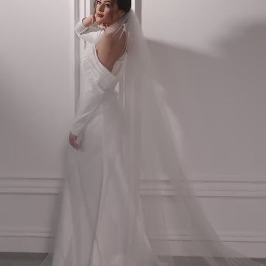 Exquisite Crystal Beaded Long Bridal Veil - Sparkling Cathedral Cape with Applique, Elegant One-Tier Wedding Veil with Comb