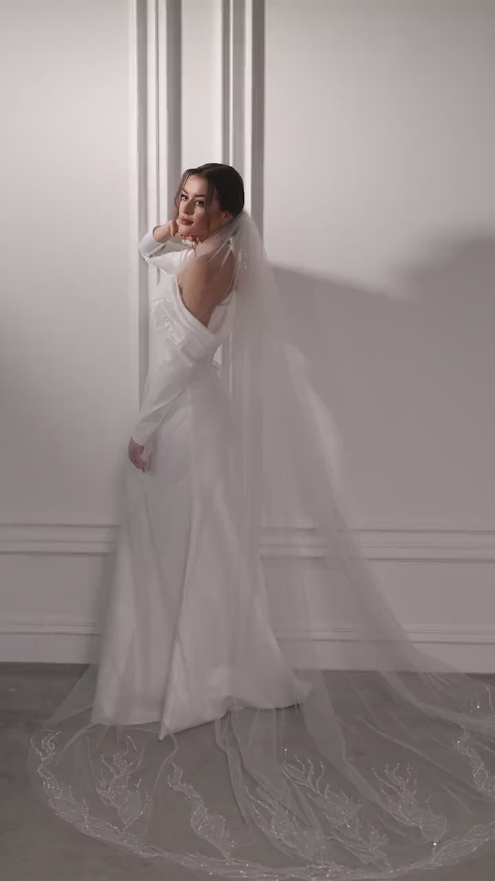 Exquisite Crystal Beaded Long Bridal Veil - Sparkling Cathedral Cape with Applique, Elegant One-Tier Wedding Veil with Comb