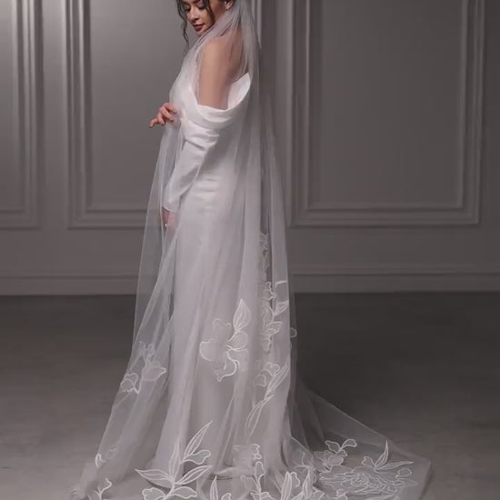 Floral Lace Bridal Veil with Cathedral Length and Elegant Embroidered Details, Perfect for Classic Modern Weddings, Single Tier with Comb