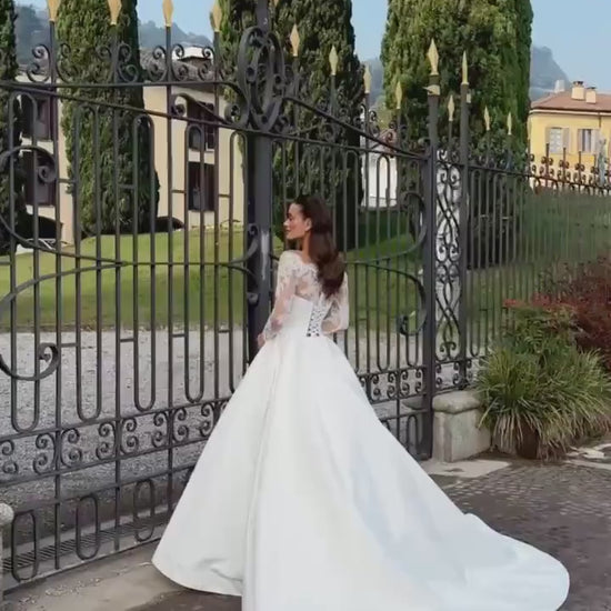 Ball Gown Wedding Dress Corset Bridal Gown with Lace Sleeves Elegant Classic Princess Wedding Dress